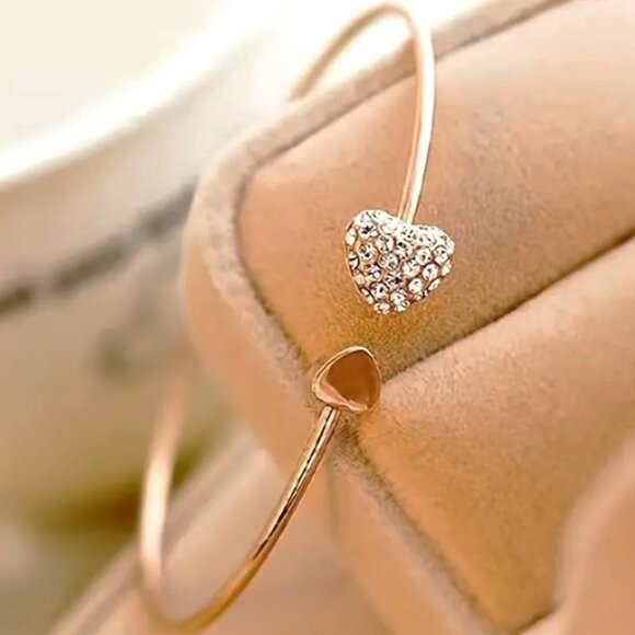 Heart Bangle Bracelet Rhinestone Simple Stylish Elegant Gold Glam Princess NEW - Picture 2 of 3